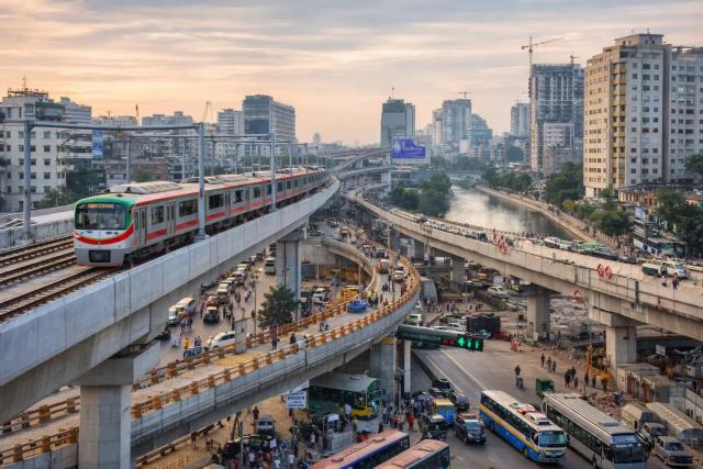 শিরোনাম: ঢাকায় উন্নয়ন প্রকল্পে গতি, নতুন অবকাঠামো উদ্বোধনের প্রস্তুতি